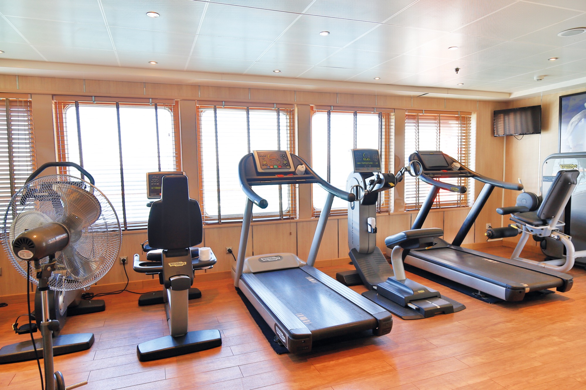 CroisiEurope La Belle des Oceans Gym 3.jpg